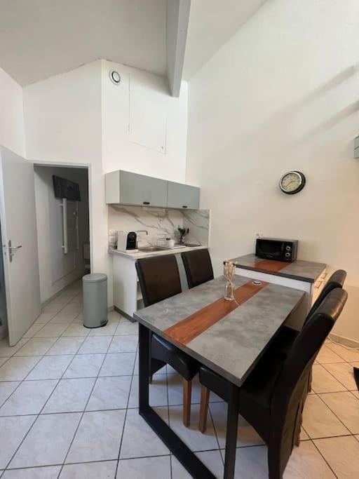 "La Maison Fabrin" Appart N4 Arles Centre Extérieur photo